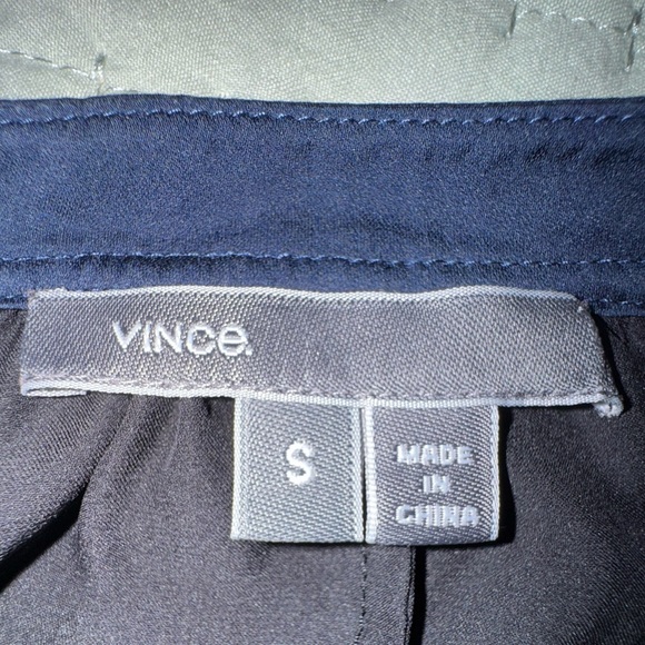 VINCE ($345) navy and black Pleated 100% Silk Popover Hi Lo Blouse Top Size S - Picture 9 of 10